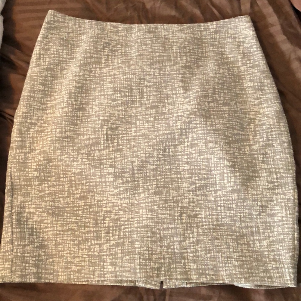 Banana Republic skirt - grey and white